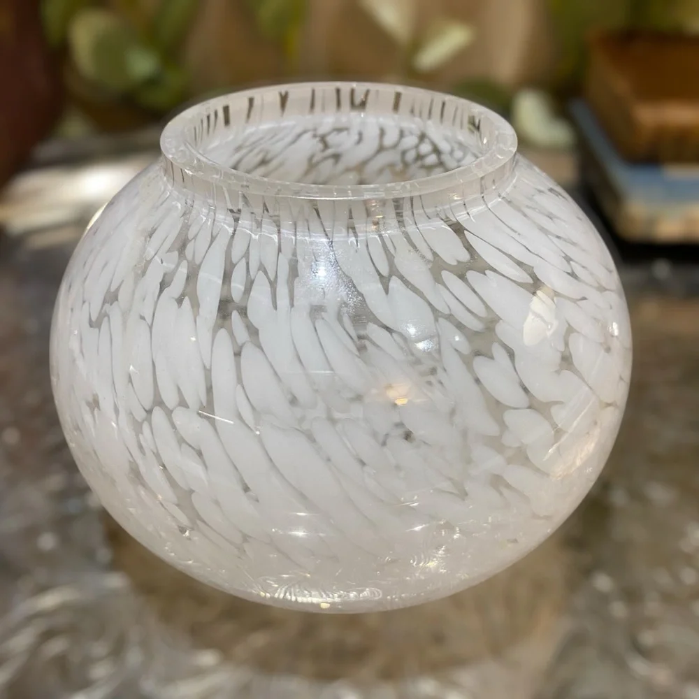 Thomas O’Brien Vintage Modern Art Glass Vase White Clear